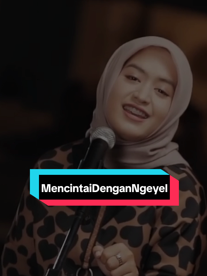 wes cukup semene wae lhku nguber kowe #liriklagujawa #mencintaidenganngeyel #vadesta #lyrics #musicindonesia 