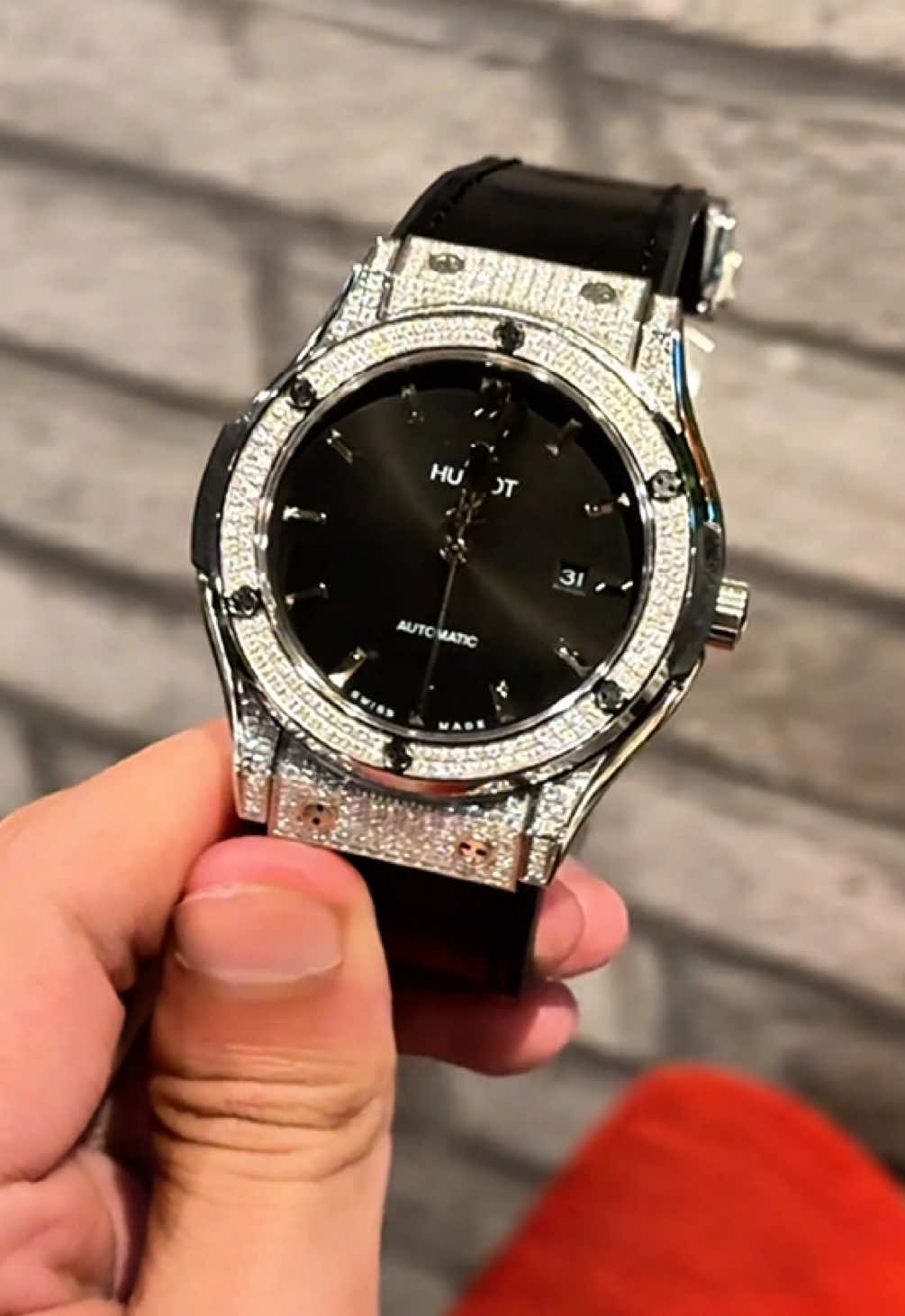 Lấp lánh trên cổ tay ⌚️ HUBL full đá sẵn đủ size : 34-38-42mm mời anh chị em #hublot #hublotwatch #dongho #donghonam #donghodep 