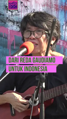 Reda Gaudiamo menyanyikan lagu “Tanah Airku” karya Ibu Sud pada acara #senilawantirani 