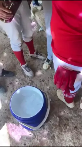 😅😅#softball #amigos #gozarlavida #amistad #baseball 