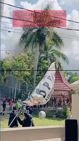 Traffic in parts of central Jakarta was affected due to the demonstrations. #Jakarta #Protest #CityLife #BreakingNews