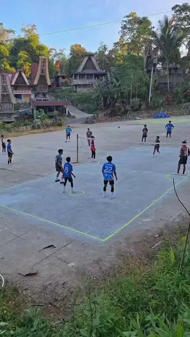 Smash indah dari🤸 @valentinorombepayung_05  #sepaktakraw #sepaktakrawsulsel #sepaktakrawsulsel #tanatoraja_sulawesiselatan #rollspike 