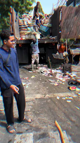 Alhamdulillah kali ini mas RW melakukan kerja bakti dan pemantauan gang hijau di wilayah RW 002,mantap mas RW🤩🤩🤩🤩🤩#rwgenz #viral #genz #jakarta #4upage 