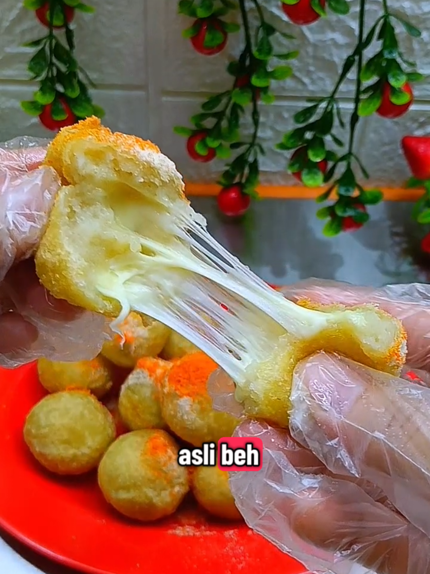 cuma dari tepung bisa jadi cemilan seenak ini,, Kalian wajib coba deh . #berbagiresep  #idecemilan  #cheeseball 