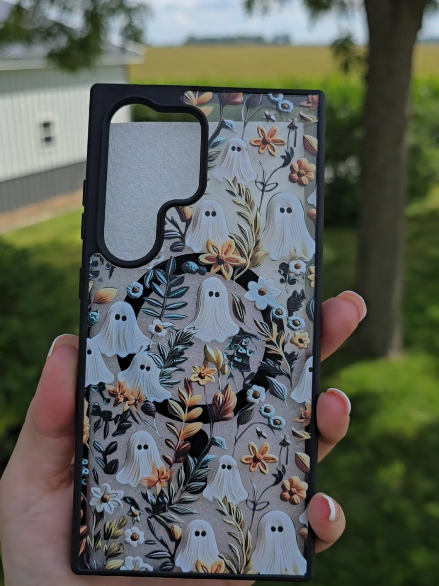 Cute and Convenient??? We love👻🌼 #magsafe #magsafecase #phonecase #tiktokshop #dealsforyou 