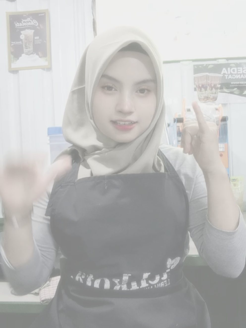 nona manis dengan esteh manis🤣🤣🤣 Diabet ngk tuh🤣🤣🤣 #bakulesteh  #tehkotasumbergading 