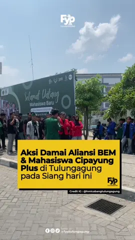 Hari ini Selasa, 2 September 2025 Aliansi BEM & Organisasi Mahasiswa Cipayung Plus mengadakan Aksi Damai di GOR Lembupeteng Tulungagung. Aksi damai ini juga membawa beberapa point Tuntutan yang harapannya point tuntutan ini nantinya bisa ditindak lanjuti oleh OPD Pemkab Tulungagung. Panggah Guyub Rukun & Ayem Tentrem Mulyo lan Tinoto yo Cah 💛 Credit IG : @hmicabangtulungagung  #FYP #Tulungagung #FYPTulungagung #MediaInformasiSeputarTulungagung