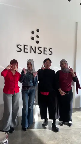 #CapCut Lovee the vibe there. Delicious drinks and croffles 😮‍💨Also very friendly!! Would definitely come back here 😍 @SensesCafe #bruneicafes 