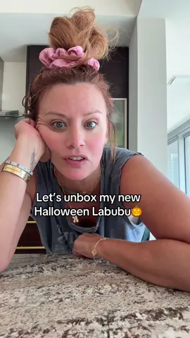 Unboxing our new Halloween Labubu🎃 #halloween #labubu #newlabubu #unboxing #momlife 