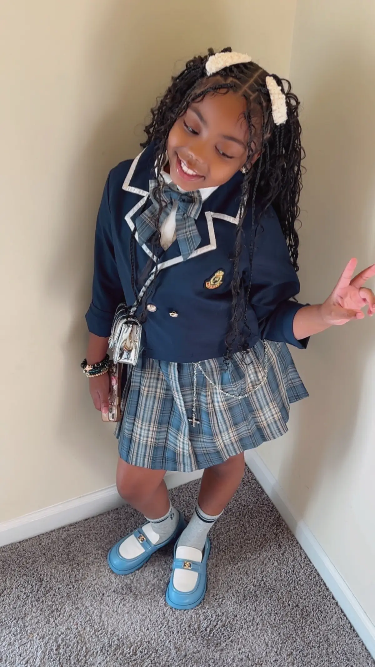 My daughter first day of school 🥰🥹 #4thgrade❤️ 