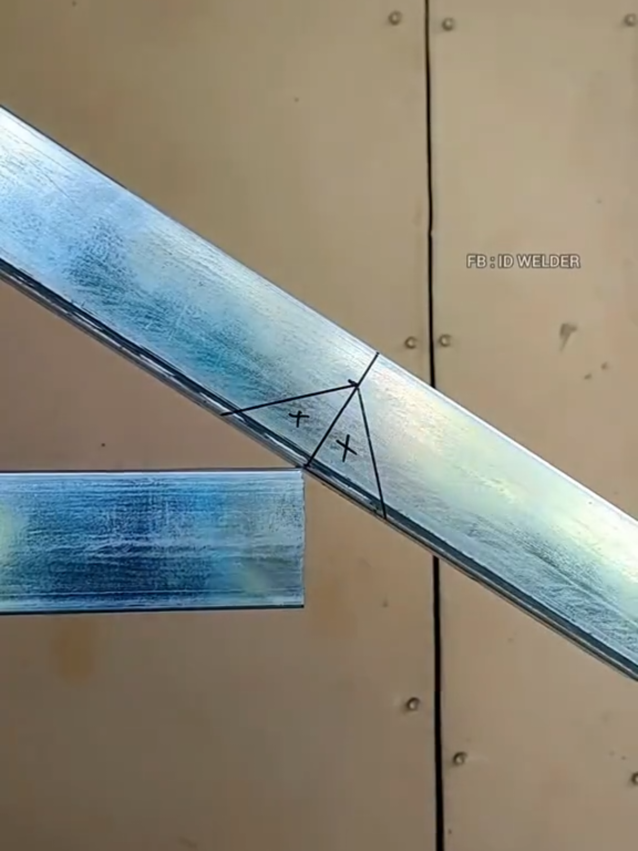 old welder's easy trick for working with thin square tube joints #welding #welder #metalwork #metalworking #fabrication