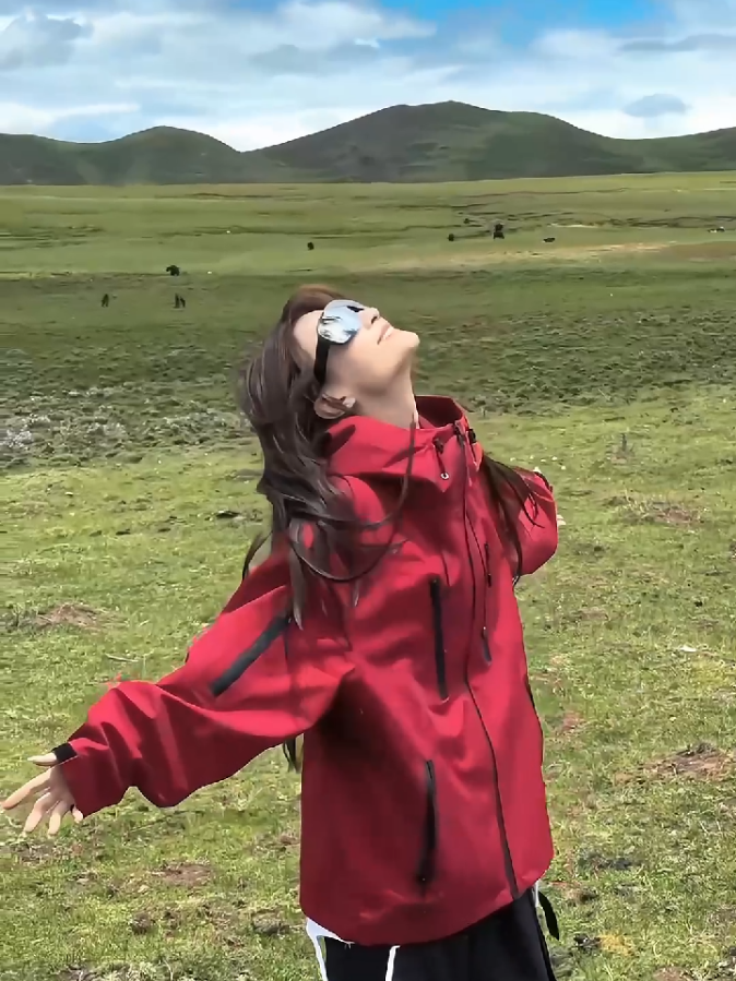 我們的愛情之美就像大自然之美，無法用語言來形容。 #travel #foryou #fyp #OOTD #beauty 