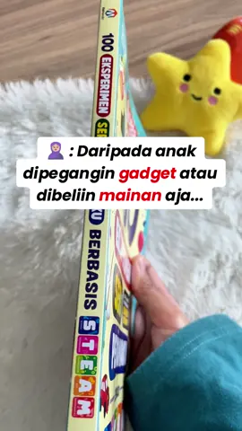 Daripada anak cuma dikasih gadget aja mending kasih ini...  #Bukusains #100eksperimen #anakcerdas #bukuanak #bukuedukasianak 