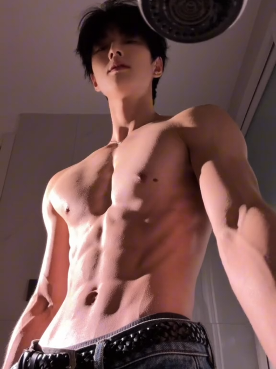 你往水里加了什么 #水龙头变装 #薄肌 #反差