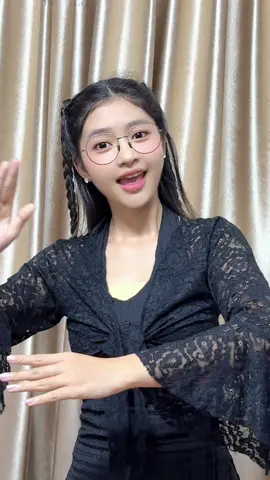 ဘယ်လို ရုပ်လေးလည်းမသိ😁 ဘာဘီနဲ့လည်းမတူ😂