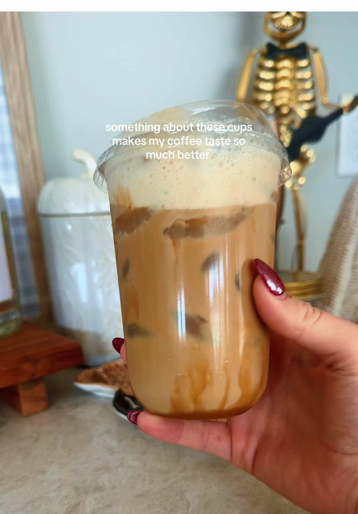 the rounded bottoms?? Stop I wish all disposable cups were like this. So cute #coffeecups #athomecoffee #disposablecoffeecups #disposablecups 
