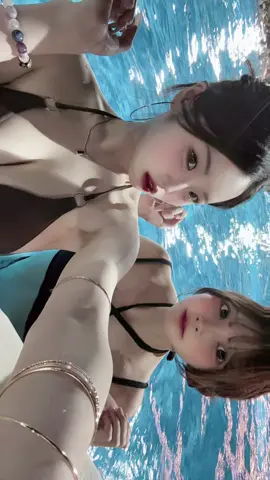 浮気されても怒らないです。。 理由は、、、 #運営さん大好き #おすすめ #おすすめにのりたい #プール #水着 