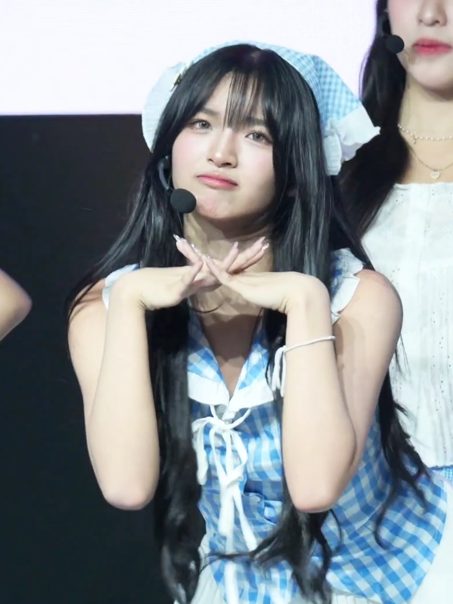 Praew Pumpkin! 🎃💗 @Praew  #PraewBNK48​​​​​​​​​​​​ #BNK48 #OhMyPumpkinTH_BNK48 #NIPPONHAKUBANGKOK2025