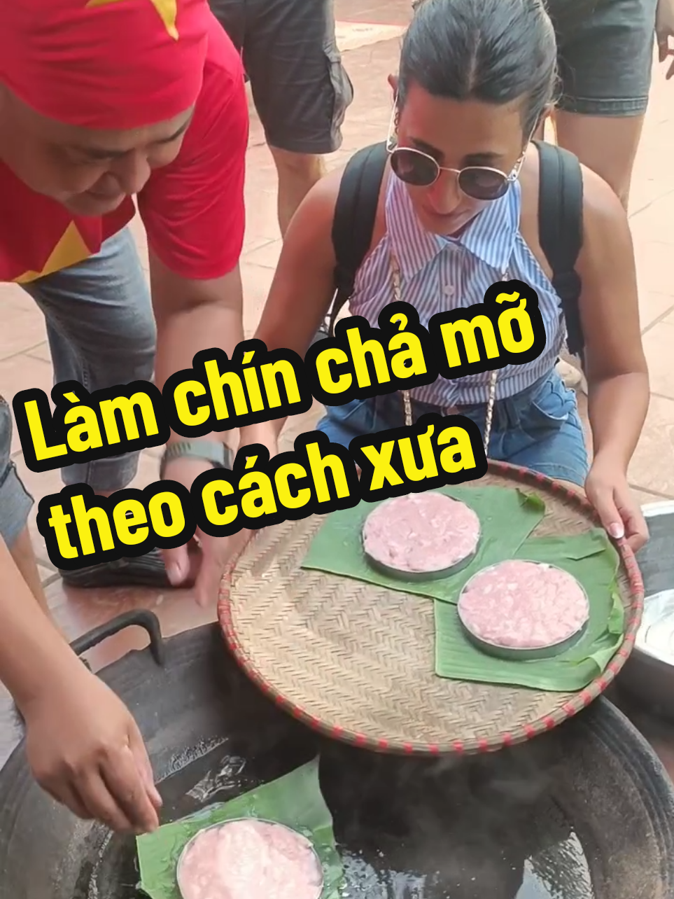 Trả lời @hunghoang_451 Làm chín chả mỡ theo cách xưa #uocle #Vietnam #chả #hanoifood #giò 