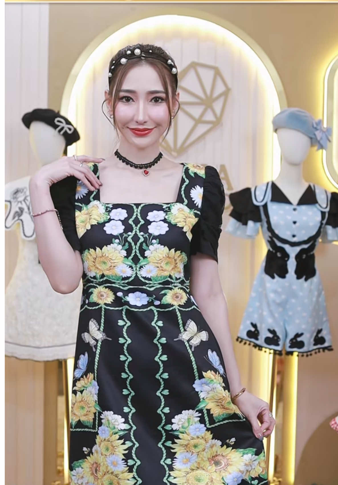 สวยทะลุจอ ชุดนี้ต้องได้ใส่ 🖤💛
