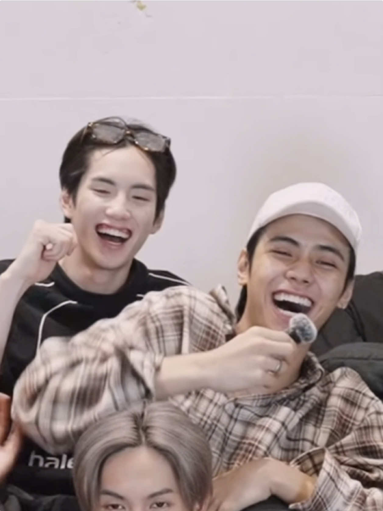 เซฟพี่อลันจากภีมภูตัวแสบที ส่วนพี่ไทยรับจบมาก555555555 #PHUTATCHAI #PEEMWASU #BUSSINGJAPANEP4 #fyp 