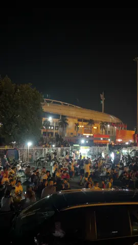 Svđ Mỹ Đình ngay lúc này, tự hào 2 tiếng Việt Nam🇻🇳😘 #vietnam #a80 #trienlam #tuhaovietnam #viralvideo #flypシ #viraltiktok #vietnamtoiyeu #livehighlights 