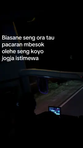 Cewe jogja istimewa 🥴🤩 #cewejogja #sadbus #busmania #busmalam #fyp #4upage #story #foryoupage #jb5adiputro #jogjaistimewa #jogja24jam 