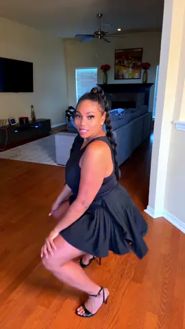 Them over 40 knees still kneeing 😂😂 #chrisbrown #chrisbrownconcert tonight in #dallastx  legggoooo!!  Can't wait #fyp #foryoupage 