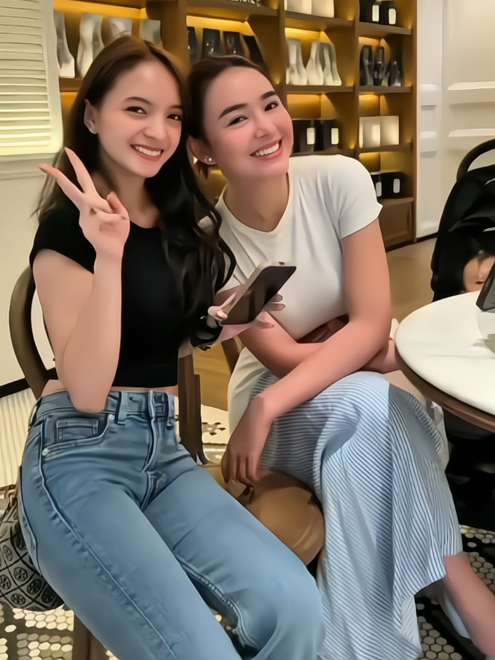si cantik yang baik hati,kagum banget Ama dia,, Tuhan memberkati Manda,, tetep jadi wanita yang menginspirasi semua orang ya cantik 😍😍 @Amanda Manopo #amandamanopo #kennyaustin #fyp #foryou #foryoupage 