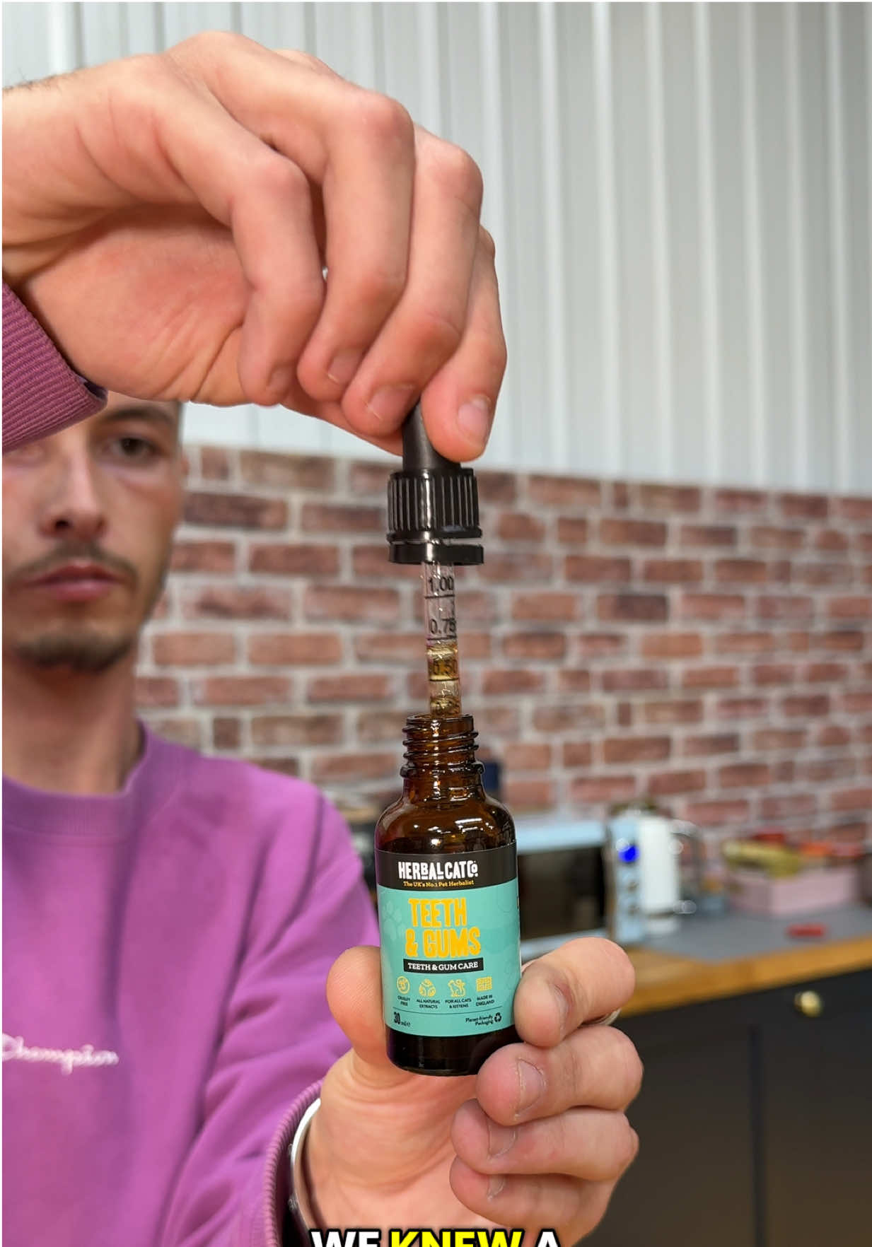Brushing your cat’s teeth? Impossible!! Supporting their teeth naturally? Easy!! Our Teeth & Gum Care Drops freshen breath and support oral hygiene with no toothbrush, no stress. Mix with food and let the herbs do the work🌿 #CatTeeth #CatBadBreathFix #NaturalCatSupplements #CatHealthUK #HerbalCatCo 
