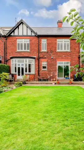 Our managing partner, Rob Taylor, speaking on North Avenue, a semi-detached period family home, on the market at offers over £1,000,000. It’s only day 2 of viewings and there are already 20+ booked this week! 👉 Buyers: if this is the type of property you’re looking for, you need to get in touch. 👉 Sellers: if you have something similar to sell, you really need to get in touch! Click the link in our bio to arrange your free market appraisal today 🔗