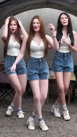 ขออีกรอบบ🤣 #แพรวชอบเต้น #กางเกงยีนส์ #สาวศรีสะเกษ #คลาสแฟชั่น #fypシ゚ 