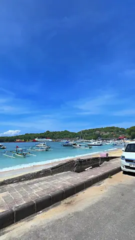 🌊✨ Blue Lagoon Karangasem – surga kecil dengan air sebening kaca dan tenang seperti lukisan hidup. Tempat di mana laut biru bertemu ketenangan, bikin hati langsung jatuh cinta 💙