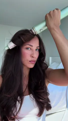 bouncy hair thanks for @aavrani hydra- boy is thickening blowout primer 🎀 #aavranipartner #bouncebackbigger #bouncyhair 