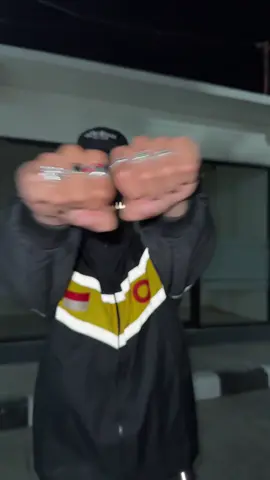 Jaket kalcerr?? Gas kepoin langsung di live cs🥊