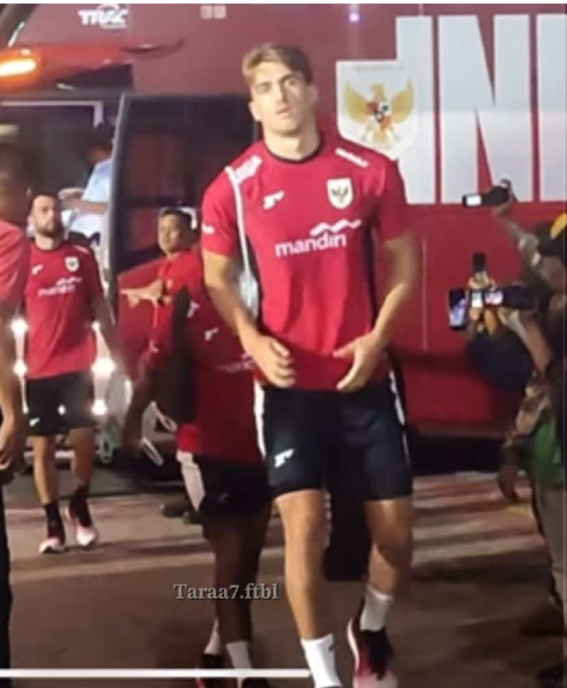 Latihan perdana Mauro Zijlstra 🤩🦅🇮🇩 #maurozijlstra #timnasindonesia #pssi #foryoupage #fyp 