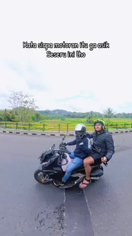 Mau di dokumentasiin seperti ini?jasa teman jalan explore jogja di jemput di antar di bonceng di temenin pakai motor big matic free bensin. Dokumentasi camera iphone 16 pro,drone dji mini 4 pro,gimbal insta 360 flow 2 pro,sony mirorles alpha a6400,camera insta 360 x4,dji mic mini ready 😍 #temanjalanjogja