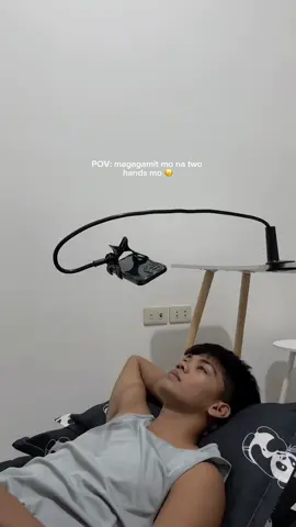 Replying to @Ethan ewan ko sa kanila, gusto ko lang manood hahaha ginawan lo tuloy ng content #phoneholder #phoneholderrecommendation #flexiblephoneholder #moviemarathon 