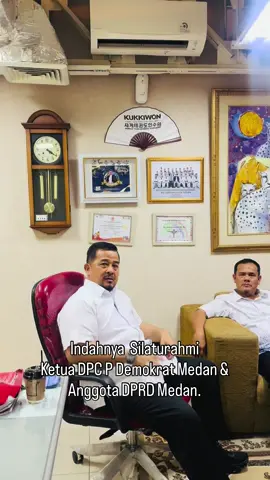 Sore Hari ini , Saya menerima Kunjungan Silaturahmi Ketua DPC Partai Demokrat Kota Medan Yg Juga Ketua Fraksi Demokrat DPRD Medan Bersama Anggota DPRD Medan, dalam rangka Mengundang saya selaku Ketua DPD Partai Demokrat Sumut Periode 2018 - 2022 dan Pengurus DPP Partai Demokrat menghadiri Anniversary @Partai Demokrat Ke 24 Tahun, Sekaligus Diskusi Baksos Pembagian Sembako dan Makanan kepada Panti Asuahan & Driver Ojol yang ada dijalan - jalan Seputaran Kota Medan . Medan, Selasa 02 Sept 2025. #partaidemokrat  #demokratmedan2024 #nasionalisreligius #dprdmedan   #ulangtahun 