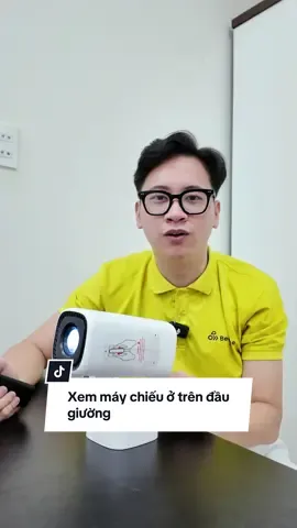 Màn hình máy chiếu ngay trên đầu giường để xem #beecube #maychieu #beecubex1gen3 
