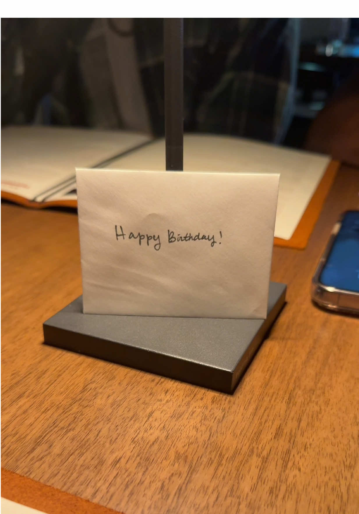 Birthday idea- get a hotel + go out downtown for dinner with friends 🙂‍↕️  📍Aker- Salt Lake City  Everything I ate (which was not the sushi )was amazing- everyone else said their sushi wasn’t the best. Drinks, vibe, service was 🙌🏼🙌🏼 #utahfoodie #downtownslc #aker #utahliving #utahcontentcreator 