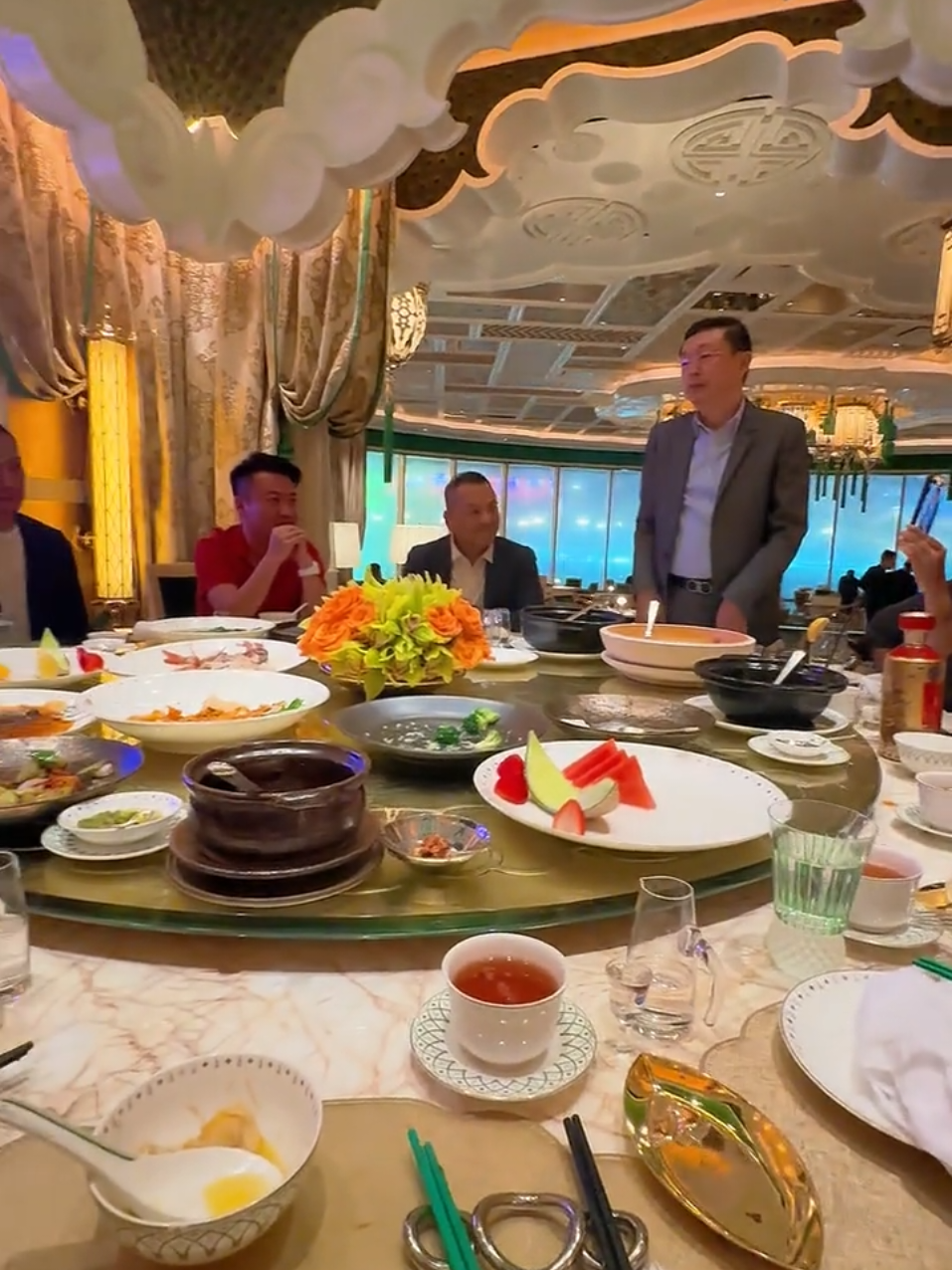 自弃者扶不起 自强者击不倒