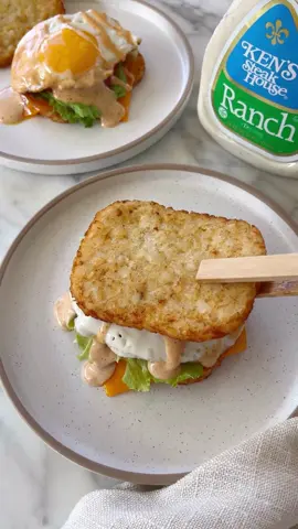 POV: You wake up after a long weekend, and the only thing that can save you is this. Crispy hashbrown. Gooey cheese. Bacon. Egg. And that Ken’s Ranch + Sriracha dressing is hitting like a flavor defibrillator. ⚡️ Comment down below if you want that recipe link 👀