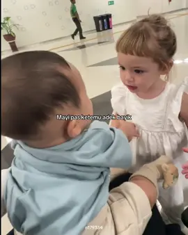 Lucu bgt🥹🥹🥹 mar kamu kan juga masih kecil mar #fyp #kamariskywassink #jennifercoppen 
