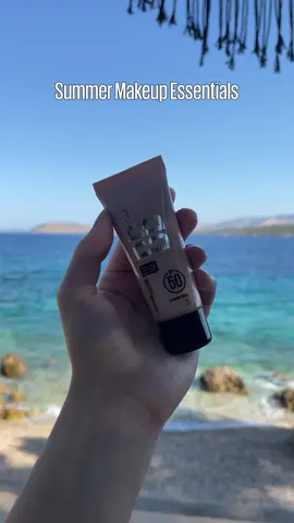 SUMMER MAKEUP ESSENTIALS ☀️ Diese Maybelline Essentials würden wir in den Sommerurlaub mitnehmen 😍 #maybelline #maybellinenewyork #summermakeup #makeupessentials