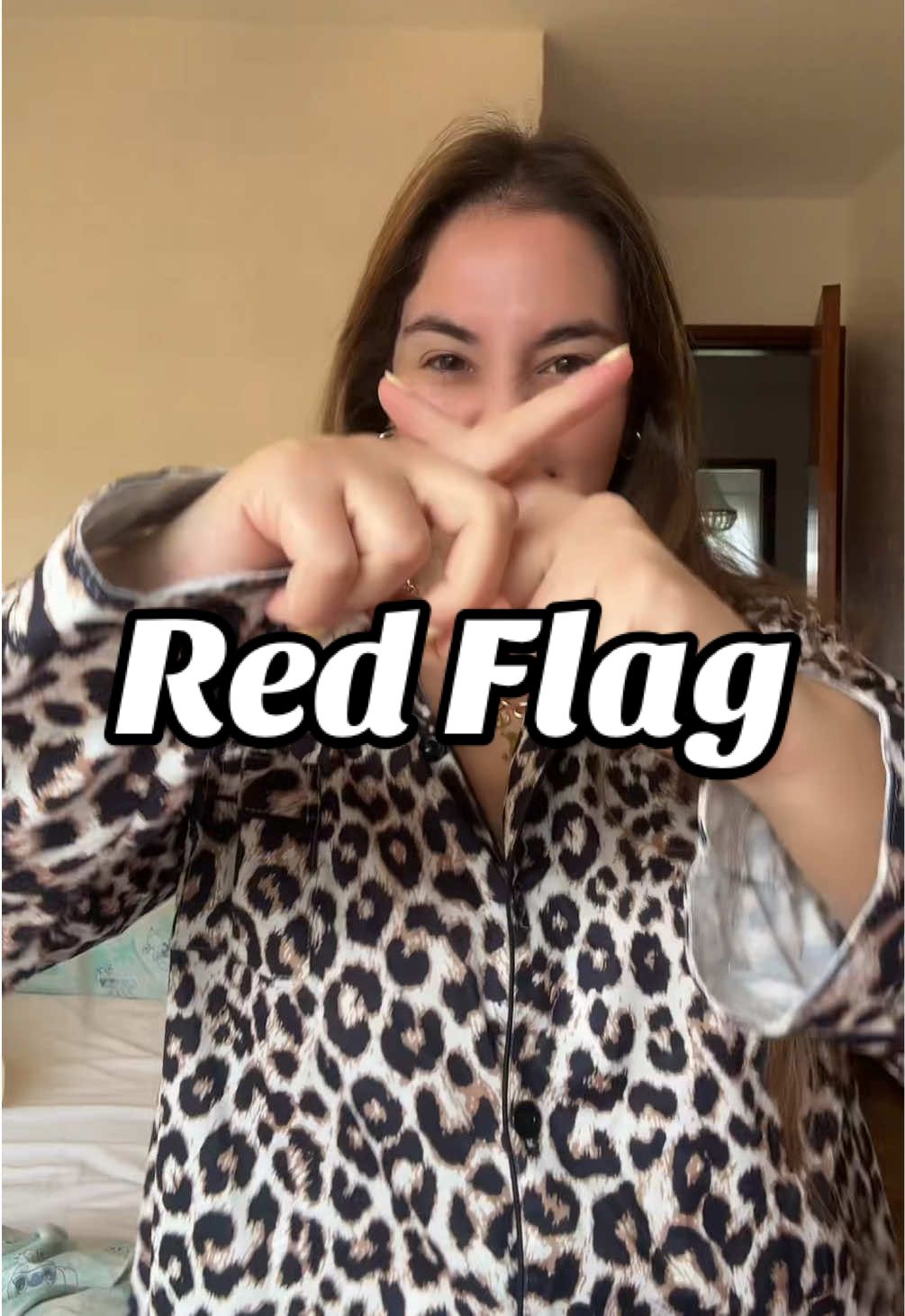 Cuál es la peor red flag 🚩 para vos? Hoy en Charlas en Pijamas 😴💤Hoy una amiga me contó que un chico se enojó con ella porque no entendió que no quisiera salir porque le dolían los ovarios🤯 Chicas siempre elijan al que las cuida, prefiero al que me espera con la estufa prendida 🛁❤️‍🩹 #paratii #chisme #novios #chismesito #reflexion 