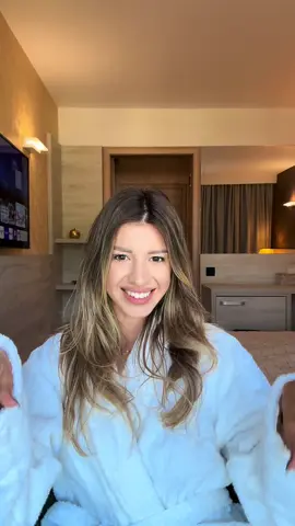 Get UNready with me ✨Hotel Edition✨  Știți cât de mult iubesc apa micelară NIVEA. De data aceasta, au lansat NIVEA Derma Skin Clear, o apă micelară care nu doar îndepărtează machiajul, ci oferă și un ten mai uniform în doar 7 zile. Gotta stock up on this one!  #dermaskinclear #12clear #nivea #skincare #ad