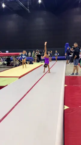 ✨ Fête du sport ✨ 🤸‍♀️ Aujourd’hui, on célèbre le sport sous toutes ses formes ! 💪 Et pour l’occasion, je porte mon magnifique justaucorps signé @Terre De Gymnaste ❤️ Qu’en pensez-vous ? 🤩 #gym #gymnaste #ffgym #tumbling #gymnastique 