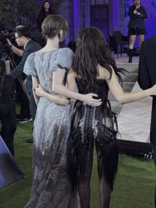 eu amo elas af 💘😞 #jennaortega #emmamyers #pravoce #us #fyp 