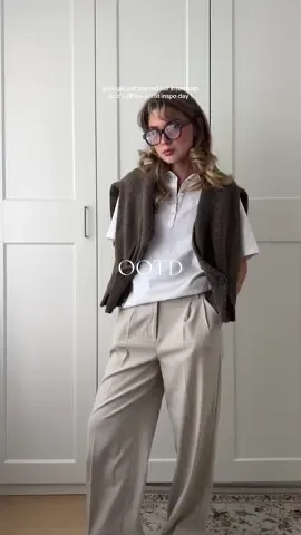 my outfit of the day 👩🏼‍💻✨☕️ it’s a mandatory internship for uni so nothing exciting so let’s start off tame with the fits here #myoutfit #outfitinspo #unioutfits #officeoutfit #bürooutfit #simpleoutfit #outfitinspiration #outfitoftheday #workoutfit 